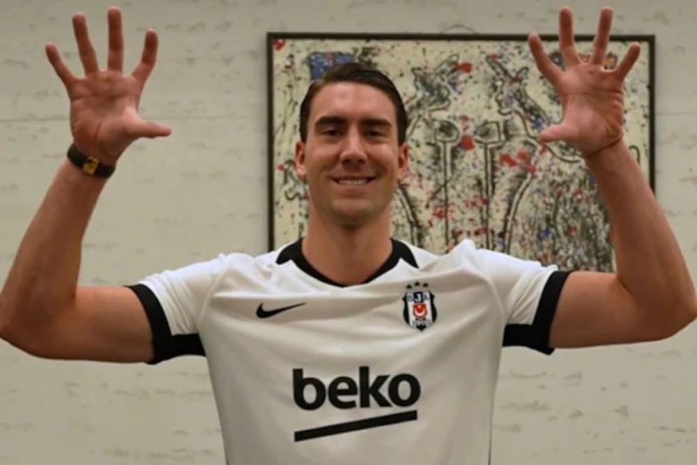 Dusan Vlahovic cập bến Besiktas. Ảnh: CLB Besiktas Dusan Vlahovic cập bến Besiktas. Ảnh: CLB Besiktas