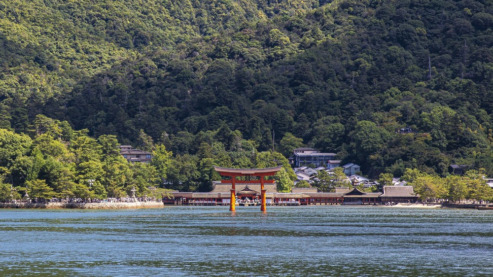 Đền Itsukushima – Tuyệt tác kiến trúc giữa biển trời Hiroshima, Nhật Bản - Ảnh 3. Đền Itsukushima – Tuyệt tác kiến trúc giữa biển trời Hiroshima, Nhật Bản - Ảnh 3.