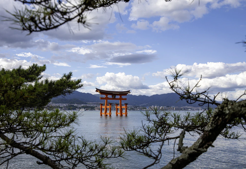 Đền Itsukushima – Tuyệt tác kiến trúc giữa biển trời Hiroshima, Nhật Bản - Ảnh 8. Đền Itsukushima – Tuyệt tác kiến trúc giữa biển trời Hiroshima, Nhật Bản - Ảnh 8.