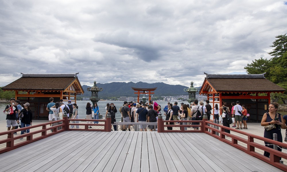 Đền Itsukushima – Tuyệt tác kiến trúc giữa biển trời Hiroshima, Nhật Bản - Ảnh 9. Đền Itsukushima – Tuyệt tác kiến trúc giữa biển trời Hiroshima, Nhật Bản - Ảnh 9.