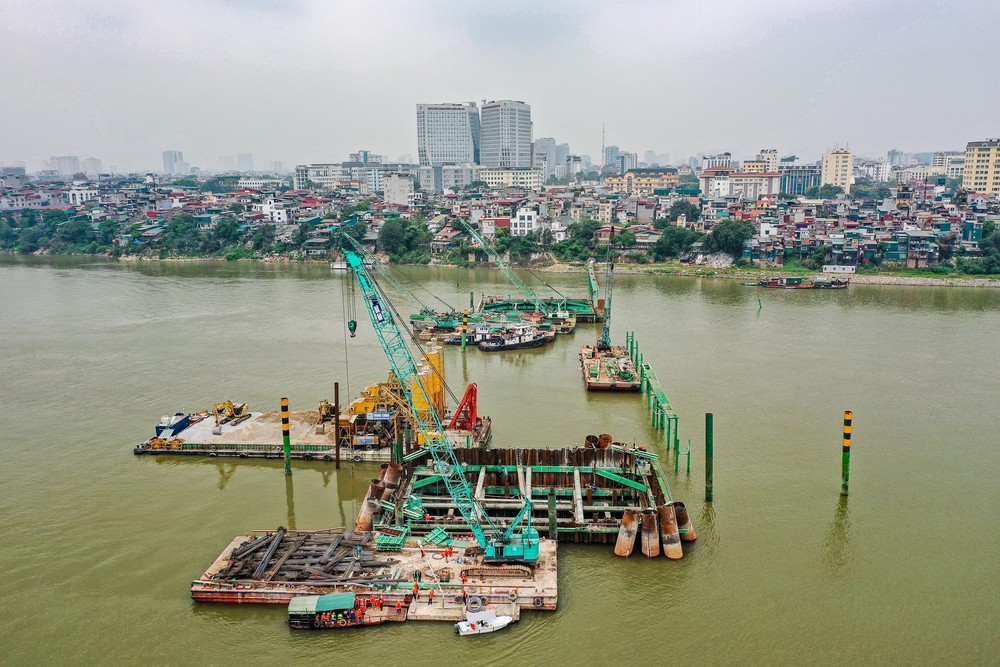 Hà Nội siết tiến độ 7 dự án cầu vượt sông Hồng - Ảnh 2. Hà Nội siết tiến độ 7 dự án cầu vượt sông Hồng - Ảnh 2.