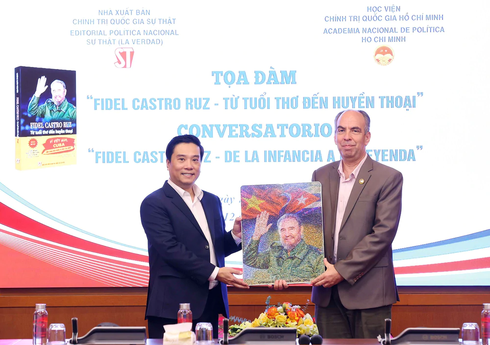 Tọa đàm "Fidel Castro Ruz - Từ tuổi thơ đến huyền thoại" - Ảnh 4. Tọa đàm "Fidel Castro Ruz - Từ tuổi thơ đến huyền thoại" - Ảnh 4.