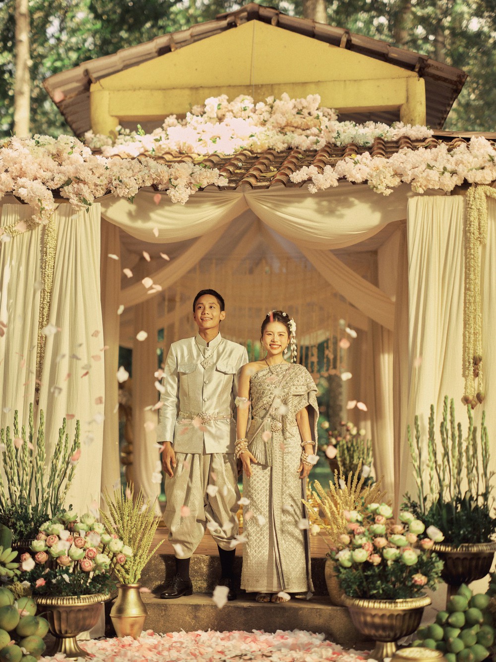 Phương Mỹ Chi mang văn hóa Khmer Nam bộ lên màn ảnh, tái xuất sau 3 năm với MV công phu - Ảnh 1. Phương Mỹ Chi mang văn hóa Khmer Nam bộ lên màn ảnh, tái xuất sau 3 năm với MV công phu - Ảnh 1.