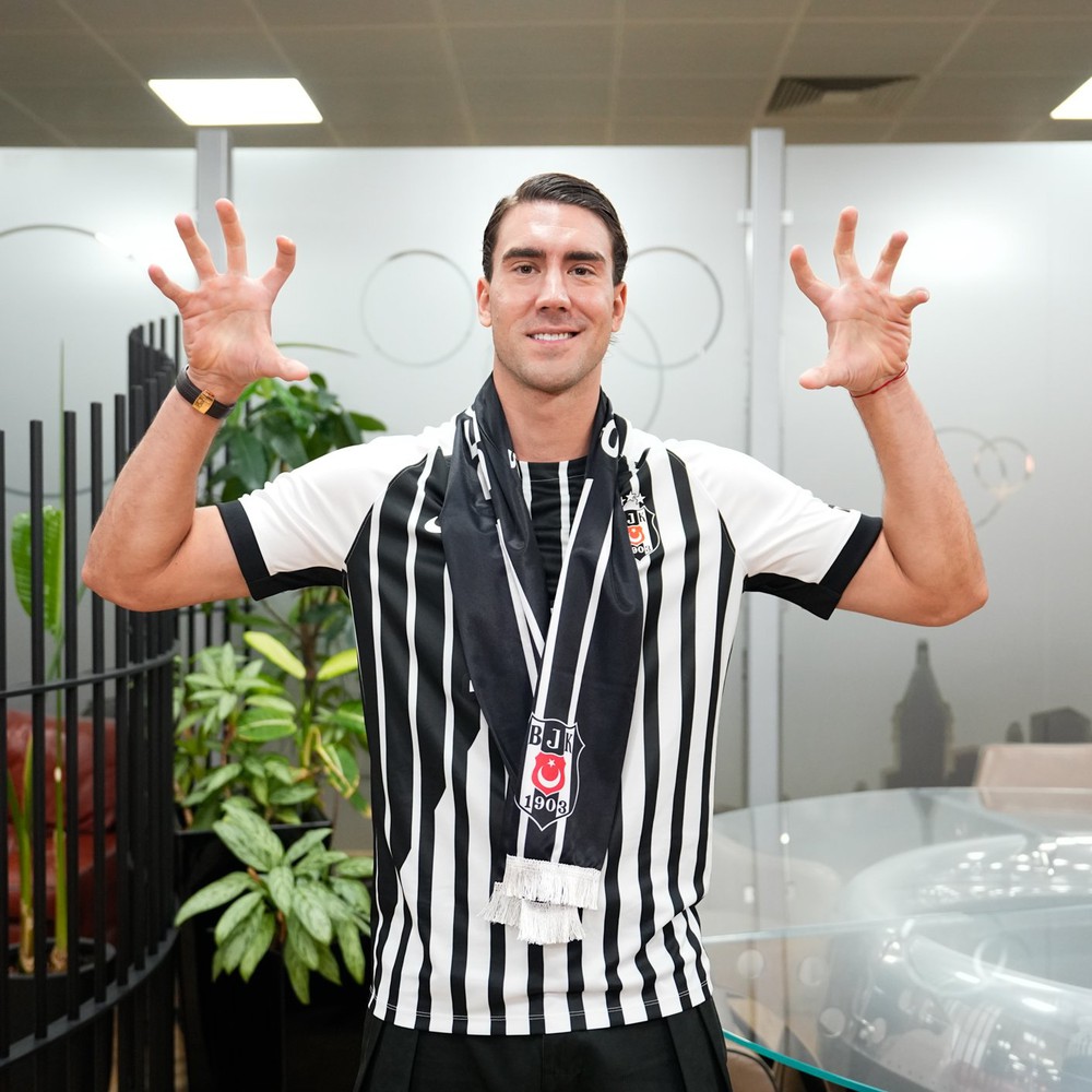 Vlahovic tới Besiktas: Bước lùi của một “kẻ hám tiền” - Ảnh 1. Vlahovic tới Besiktas: Bước lùi của một “kẻ hám tiền” - Ảnh 1.