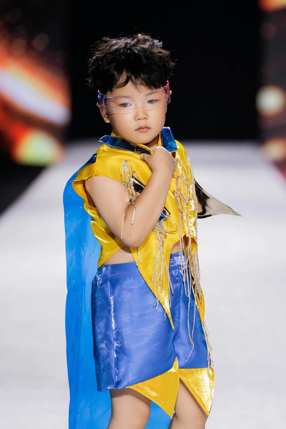 Đức Anh ghi dấu với phong thái nổi bật trên sàn diễn - Ảnh 4. Đức Anh ghi dấu với phong thái nổi bật trên sàn diễn - Ảnh 4.