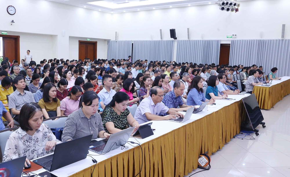 Đảng bộ TTXVN quán triệt, triển khai thực hiện Nghị quyết Trung ương 3, khóa XIV - Ảnh 10. Đảng bộ TTXVN quán triệt, triển khai thực hiện Nghị quyết Trung ương 3, khóa XIV - Ảnh 10.