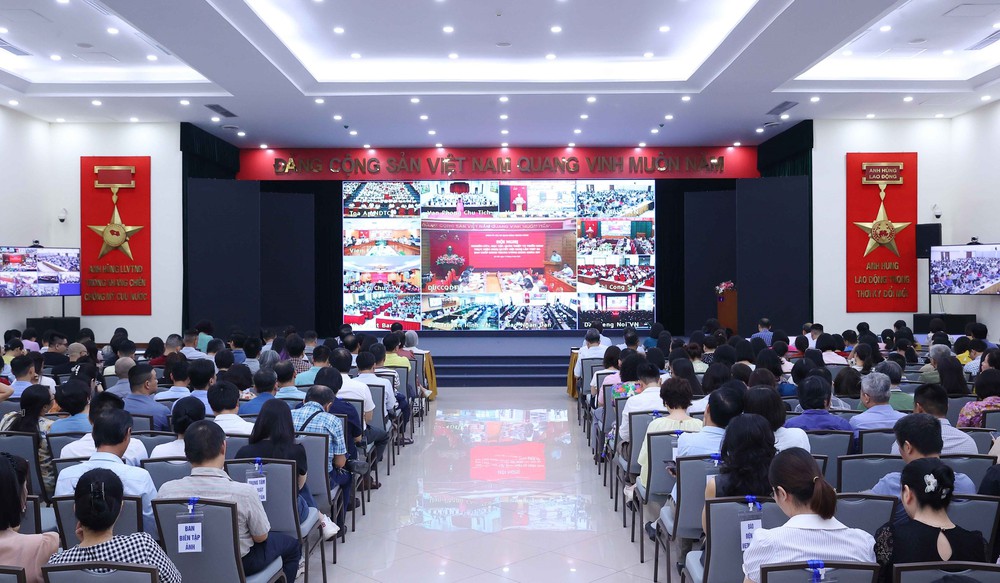 Đảng bộ TTXVN quán triệt, triển khai thực hiện Nghị quyết Trung ương 3, khóa XIV - Ảnh 12. Đảng bộ TTXVN quán triệt, triển khai thực hiện Nghị quyết Trung ương 3, khóa XIV - Ảnh 12.