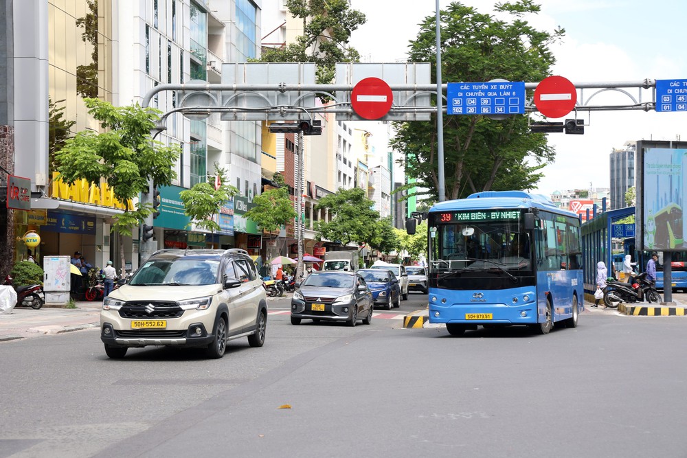 Lượng hành khách sử dụng xe buýt tăng mạnh sau hơn 1 tháng miễn phí vé - Ảnh 1. Lượng hành khách sử dụng xe buýt tăng mạnh sau hơn 1 tháng miễn phí vé - Ảnh 1.
