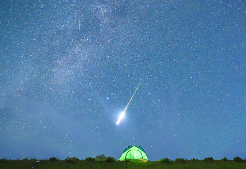 Vẻ đẹp kỳ ảo của mưa sao băng Perseids - Ảnh 3. Vẻ đẹp kỳ ảo của mưa sao băng Perseids - Ảnh 3.