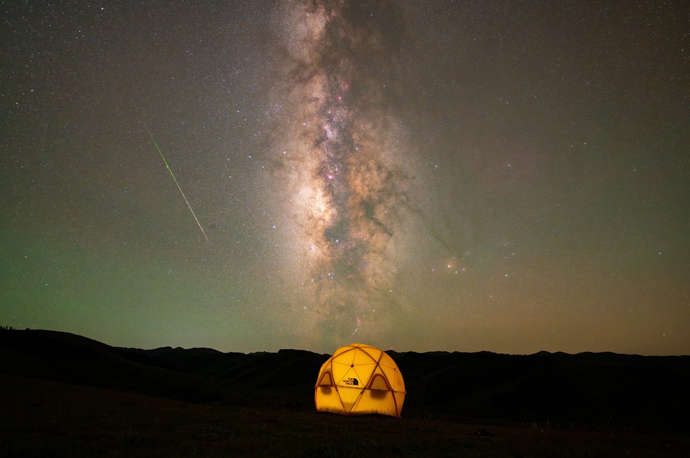 Vẻ đẹp kỳ ảo của mưa sao băng Perseids - Ảnh 11. Vẻ đẹp kỳ ảo của mưa sao băng Perseids - Ảnh 11.