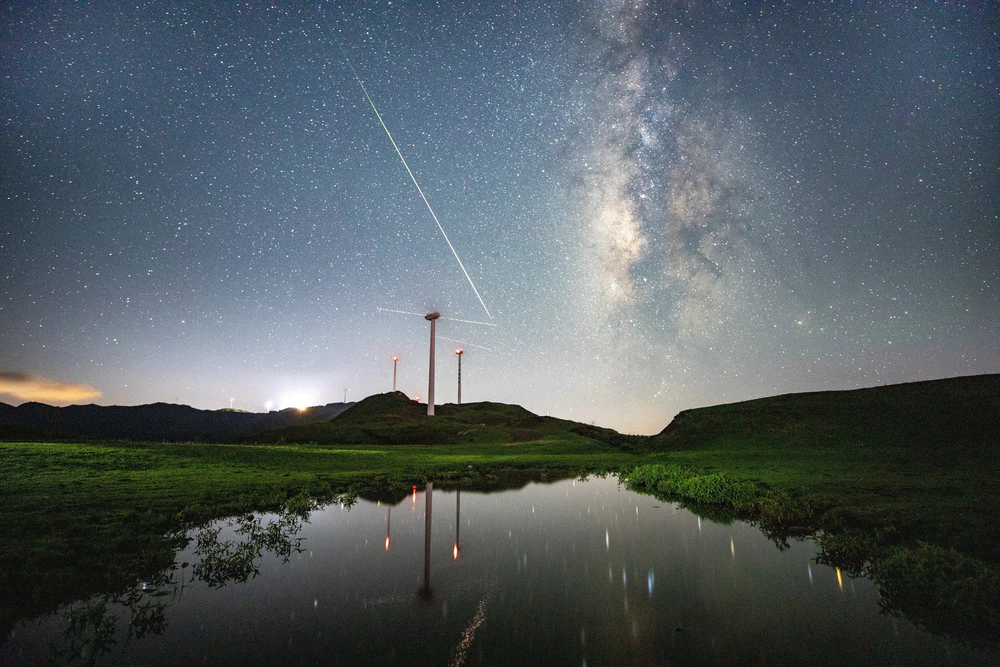 Vẻ đẹp kỳ ảo của mưa sao băng Perseids - Ảnh 4. Vẻ đẹp kỳ ảo của mưa sao băng Perseids - Ảnh 4.