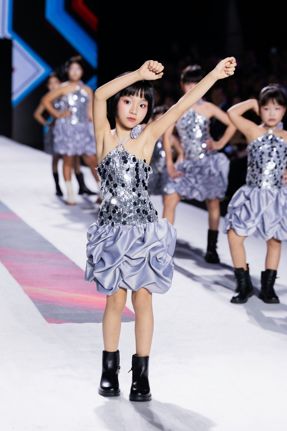 Người mẫu Nhã Tâm "càn quét" sàn diễn Destination Runway Fashion Week 2026 - Ảnh 4. Người mẫu Nhã Tâm "càn quét" sàn diễn Destination Runway Fashion Week 2026 - Ảnh 4.