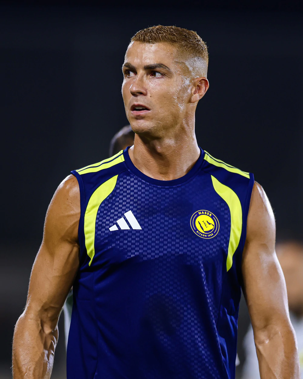 Ronaldo hội quân cùng Al-Nassr sau đám cưới, gây chú ý với diện mạo mới - Ảnh 3. Ronaldo hội quân cùng Al-Nassr sau đám cưới, gây chú ý với diện mạo mới - Ảnh 3.