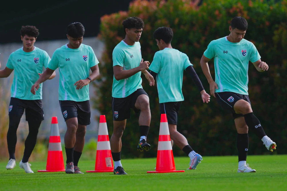 Tuyển Thái Lan đã sẵn sàng cho trận bán kết lượt đi ASEAN Cup 2026 với Singapore. Ảnh: LĐBĐ Thái Lan Tuyển Thái Lan đã sẵn sàng cho trận bán kết lượt đi ASEAN Cup 2026 với Singapore. Ảnh: LĐBĐ Thái Lan