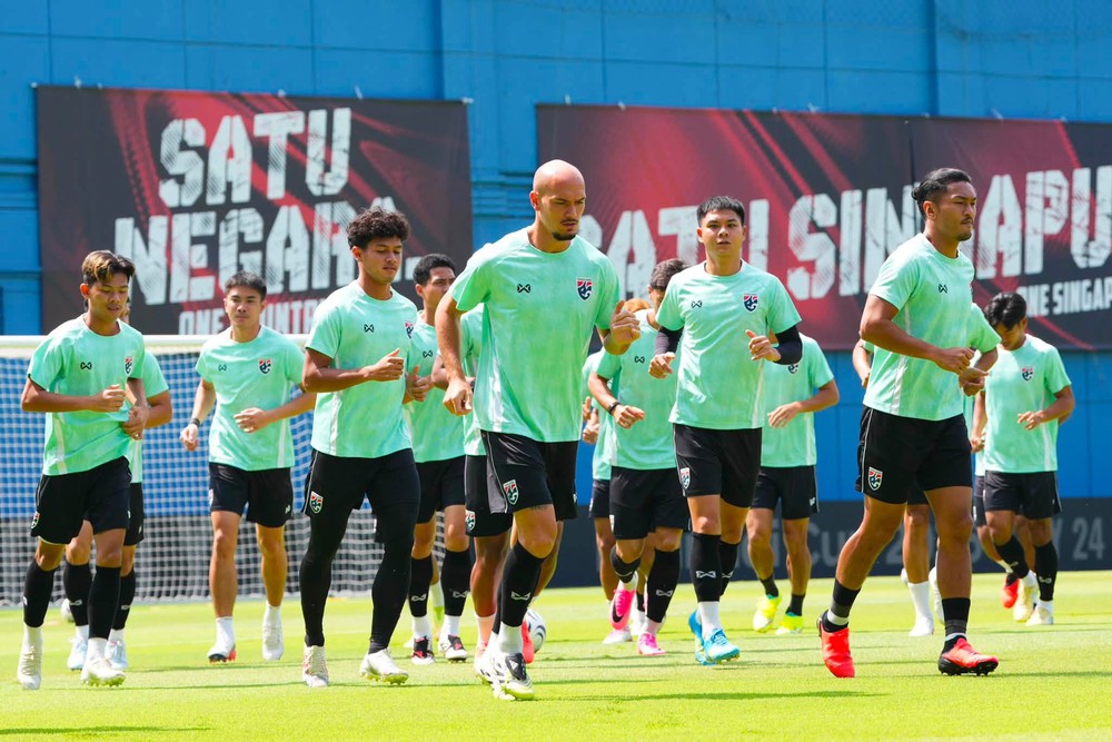 Tuyển Thái Lan tập luyện ở Singapore, sẵn sàng cho trận bán kết lượt đi ASEAN Cup 2026. Ảnh: LĐBĐ Thái Lan Tuyển Thái Lan tập luyện ở Singapore, sẵn sàng cho trận bán kết lượt đi ASEAN Cup 2026. Ảnh: LĐBĐ Thái Lan