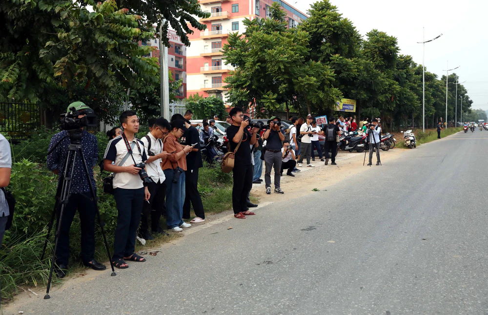 Thí sinh điểm thi Trường THPT Chuyên Tuyên Quang bước vào kỳ thi lại tốt nghiệp THPT năm 2026 - Ảnh 6.
