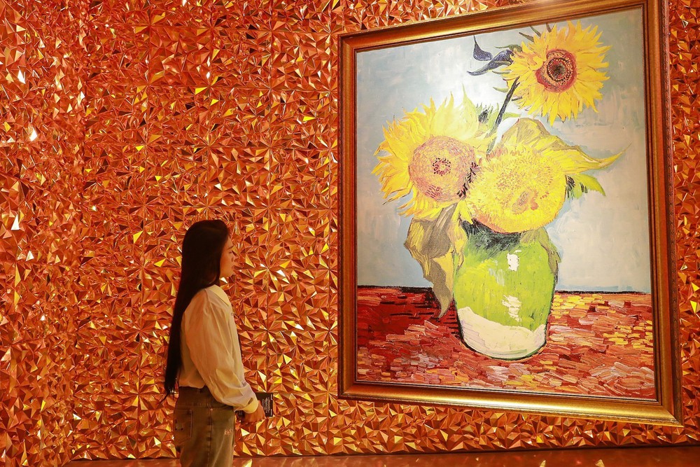 Van Gogh xuyên không - Đánh thức nghệ thuật bằng công nghệ - Ảnh 3. Van Gogh xuyên không - Đánh thức nghệ thuật bằng công nghệ - Ảnh 3.