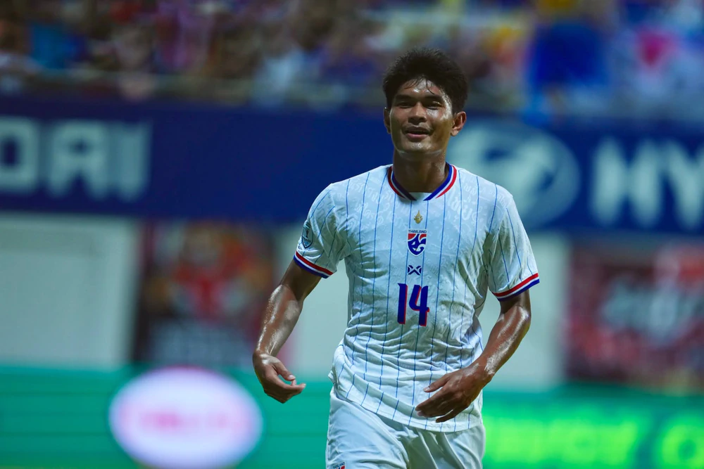 TRỰC TIẾP bóng đá Singapore vs Thái Lan: Tiền đạo đội chủ nhà đá hỏng 11m (H1, 0-2) - Ảnh 4.