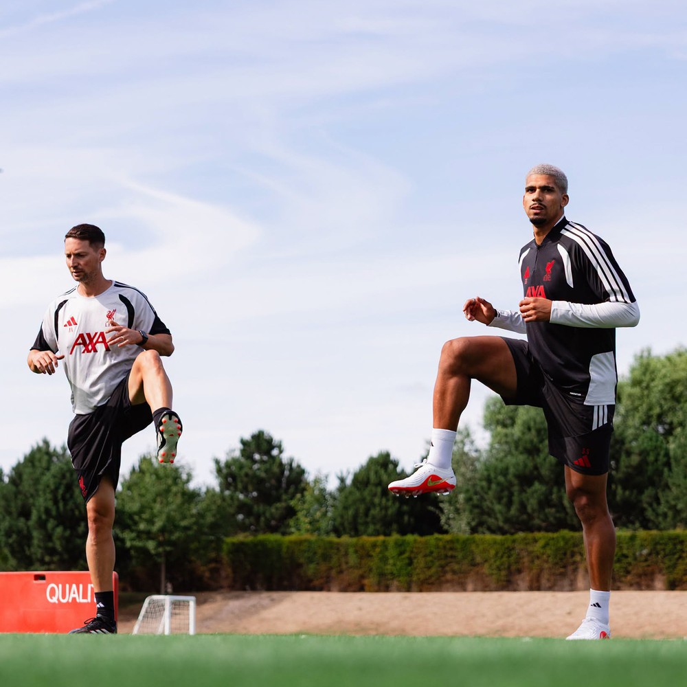 Vì sao các CLB Premier League lại đá giao hữu theo những thể thức kỳ lạ? - Ảnh 2. Vì sao các CLB Premier League lại đá giao hữu theo những thể thức kỳ lạ? - Ảnh 2.