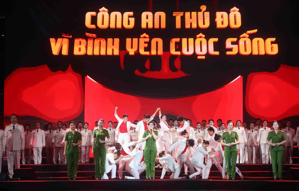 Chương trình nghệ thuật chính luận “81 mùa bình yên” - Ảnh 7. Chương trình nghệ thuật chính luận “81 mùa bình yên” - Ảnh 7.