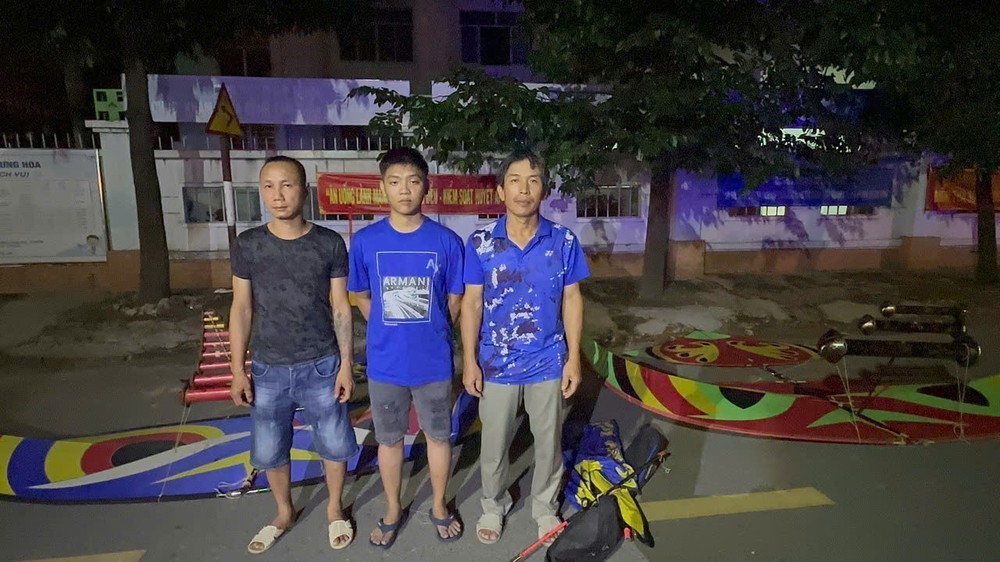 Công an Thành phố Hồ Chí Minh khẩn trương xử lý vụ thả diều gần sân bay Tân Sơn Nhất - Ảnh 1.