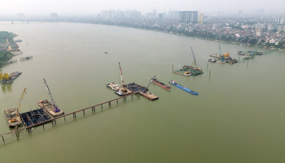 Hà Nội điều chỉnh giao thông một số tuyến đường phục vụ thi công cầu Trần Hưng Đạo - Ảnh 1. Hà Nội điều chỉnh giao thông một số tuyến đường phục vụ thi công cầu Trần Hưng Đạo - Ảnh 1.