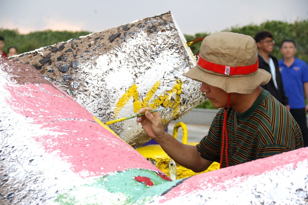 Lâm Đồng: Dự án "Làm màu" khoác áo mới cho kè biển Thương Chánh - Ảnh 9.