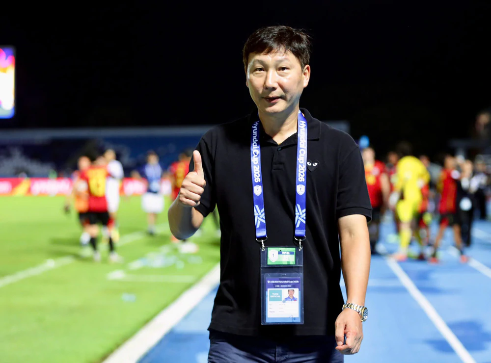 HLV Kim Sang Sik: 'Đội tuyển Việt Nam thắng nhưng còn phải sửa nhiều' - Ảnh 1. HLV Kim Sang Sik: 'Đội tuyển Việt Nam thắng nhưng còn phải sửa nhiều' - Ảnh 1.
