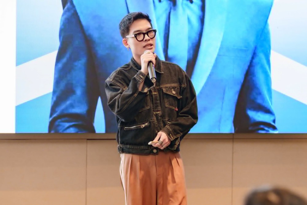 Góc nhìn từ cuộc đối thoại nghệ thuật tại CONVICTION: "AI có thay thế công việc thủ công" - Ảnh 1. Góc nhìn từ cuộc đối thoại nghệ thuật tại CONVICTION: "AI có thay thế công việc thủ công" - Ảnh 1.