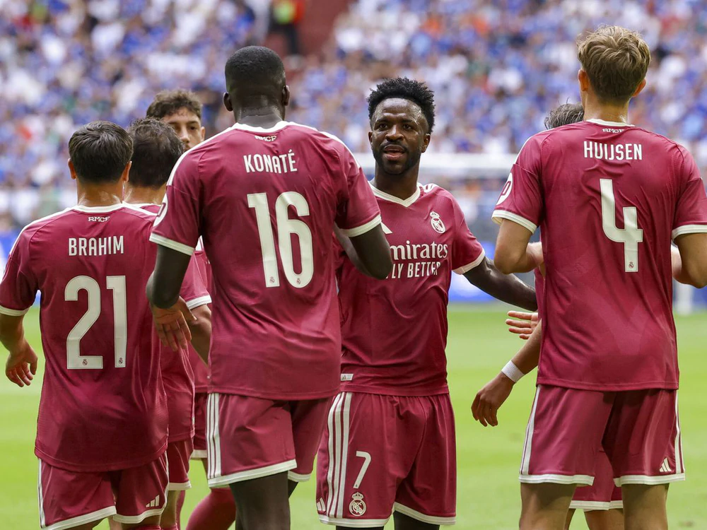 Real Madrid: Mourinho đang tạo ra Real phiên bản 2012 - Ảnh 1. Real Madrid: Mourinho đang tạo ra Real phiên bản 2012 - Ảnh 1.