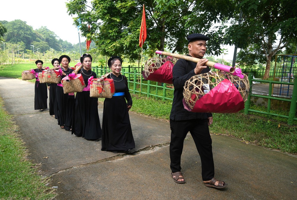 Gìn giữ cội nguồn qua nghi lễ đám cưới người Tày ở Tân Trào - Ảnh 1.