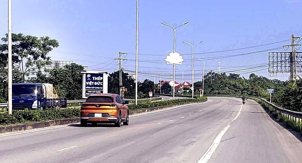 Ngày 19/8, nắng nóng diện rộng ở Trung Bộ có khả năng kết thúc - Ảnh 1. Ngày 19/8, nắng nóng diện rộng ở Trung Bộ có khả năng kết thúc - Ảnh 1.