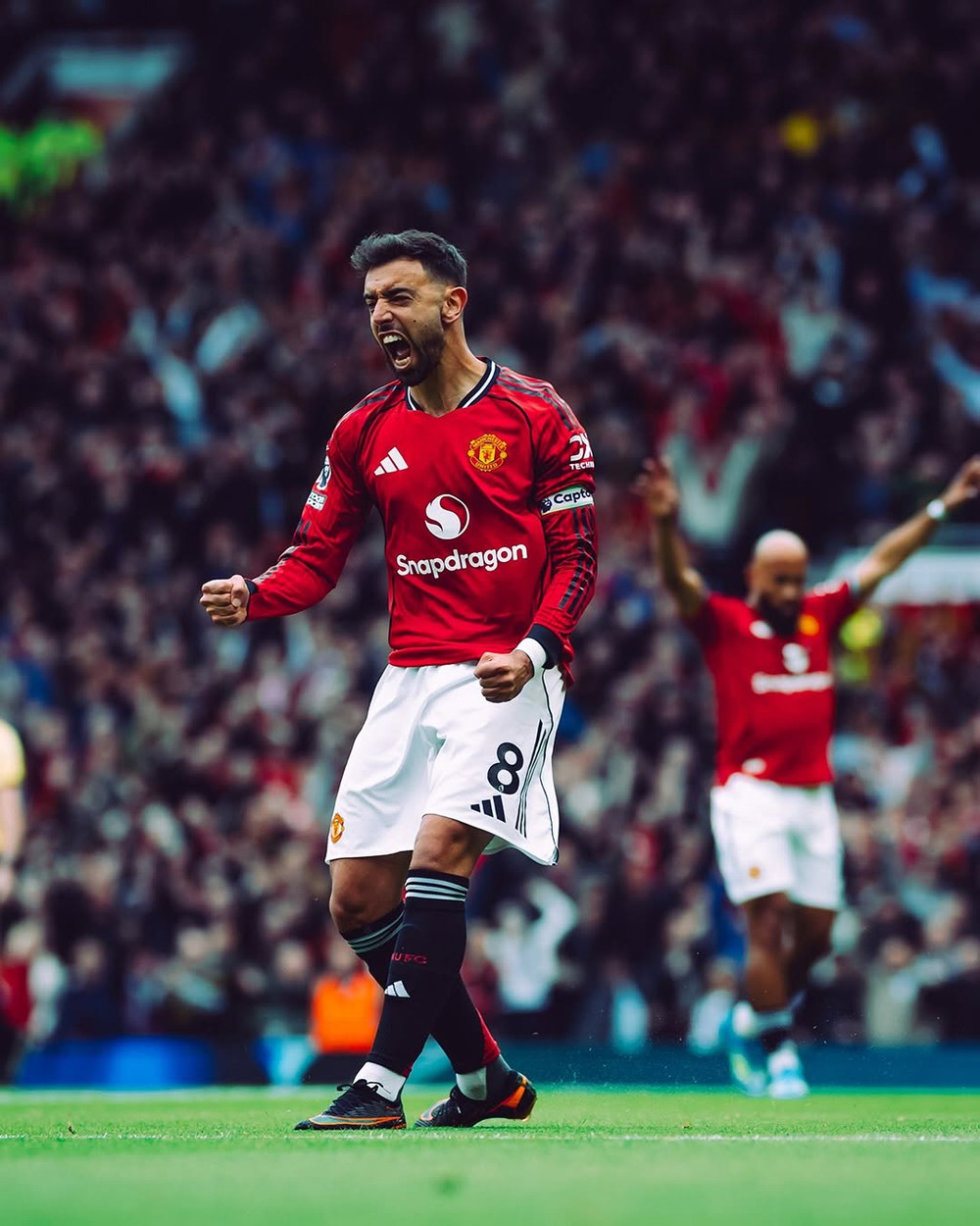 MU giữ chân Bruno Fernandes. Ảnh: FBNV
