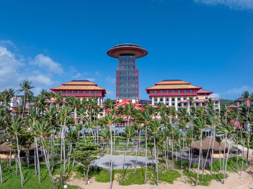 Rixos Phu Quoc dần lộ diện: Dấu ấn cung đình Huế giữa thiên đường biển Hòn Thơm - Ảnh 1. Rixos Phu Quoc dần lộ diện: Dấu ấn cung đình Huế giữa thiên đường biển Hòn Thơm - Ảnh 1.