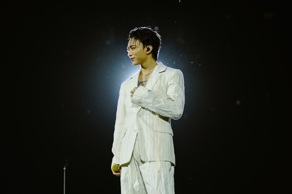 SOOBIN mang siêu concert 40.000 khán giả ra màn ảnh rộng - Ảnh 3. SOOBIN mang siêu concert 40.000 khán giả ra màn ảnh rộng - Ảnh 3.