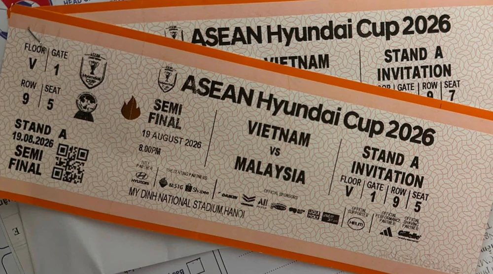 Vé chợ đen trận Việt Nam - Malaysia bất ngờ hạ nhiệt, phe vé đồng loạt giảm giá - Ảnh 1.