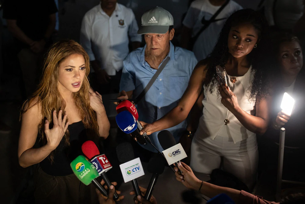 Shakira bất ngờ thăm các trường học bị động đất tàn phá ở Colombia, cam kết hỗ trợ tái thiết - Ảnh 1. Shakira bất ngờ thăm các trường học bị động đất tàn phá ở Colombia, cam kết hỗ trợ tái thiết - Ảnh 1.