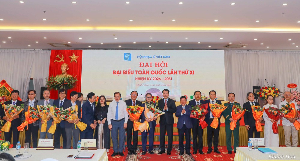 Thiếu tướng, Nhạc sĩ Đức Trịnh được bầu là Chủ tịch Hội Nhạc sĩ Việt Nam khóa XI - Ảnh 5. Thiếu tướng, Nhạc sĩ Đức Trịnh được bầu là Chủ tịch Hội Nhạc sĩ Việt Nam khóa XI - Ảnh 5.
