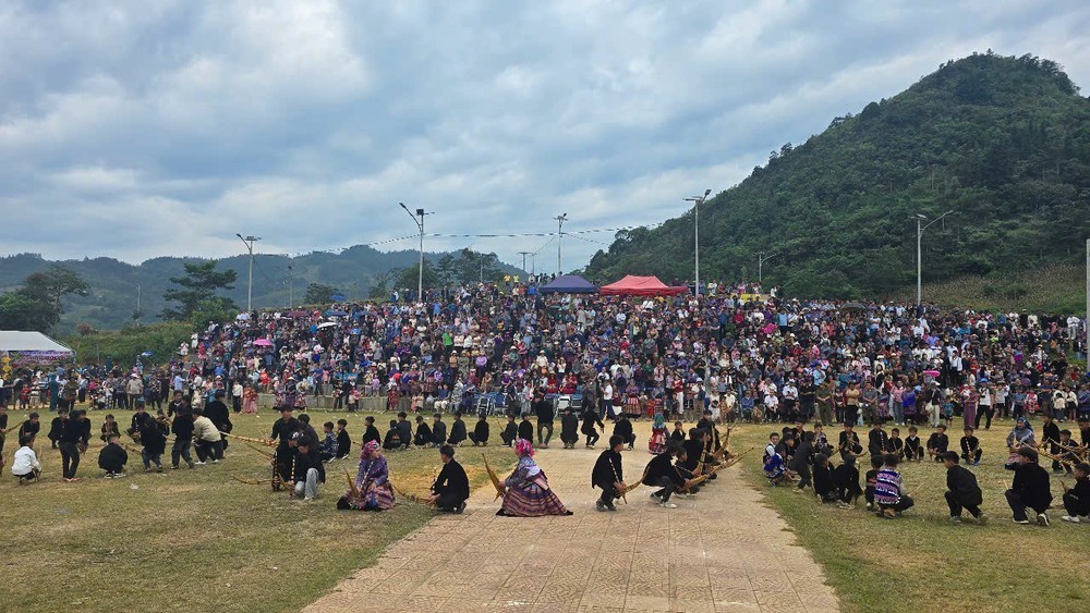 Gia tăng trải nghiệm, khám phá vẻ đẹp vùng cao mùa lúa chín - Ảnh 2.