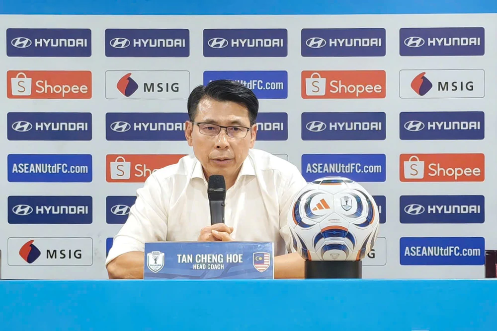 HLV Tan Cheng Hoe: 'Đá với Việt Nam giúp cầu thủ Malaysia trưởng thành' - Ảnh 1. HLV Tan Cheng Hoe: 'Đá với Việt Nam giúp cầu thủ Malaysia trưởng thành' - Ảnh 1.