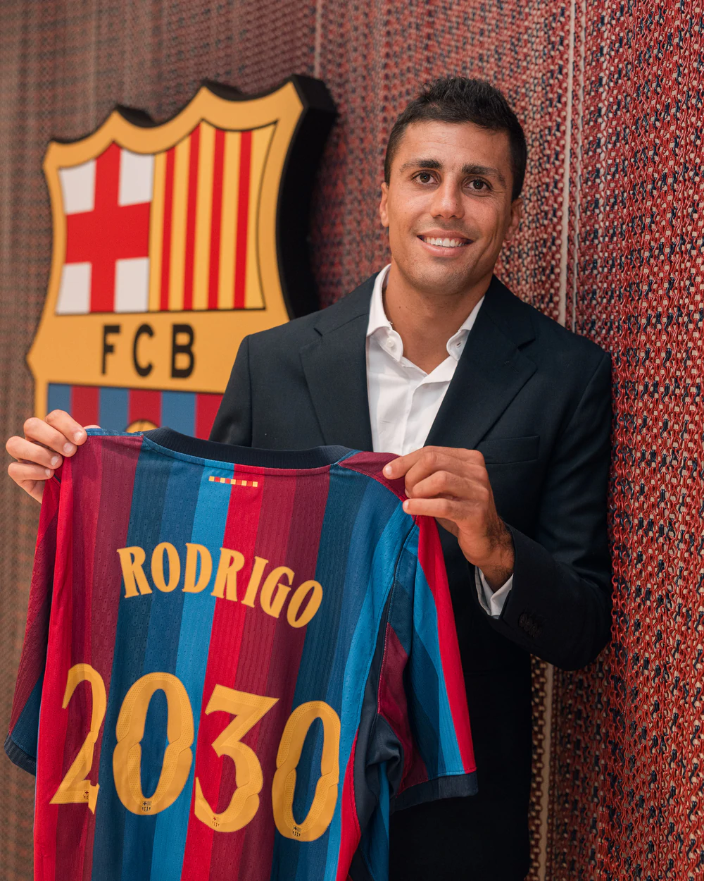 Rodri ra mắt Barca - Ảnh 10. Rodri ra mắt Barca - Ảnh 10.