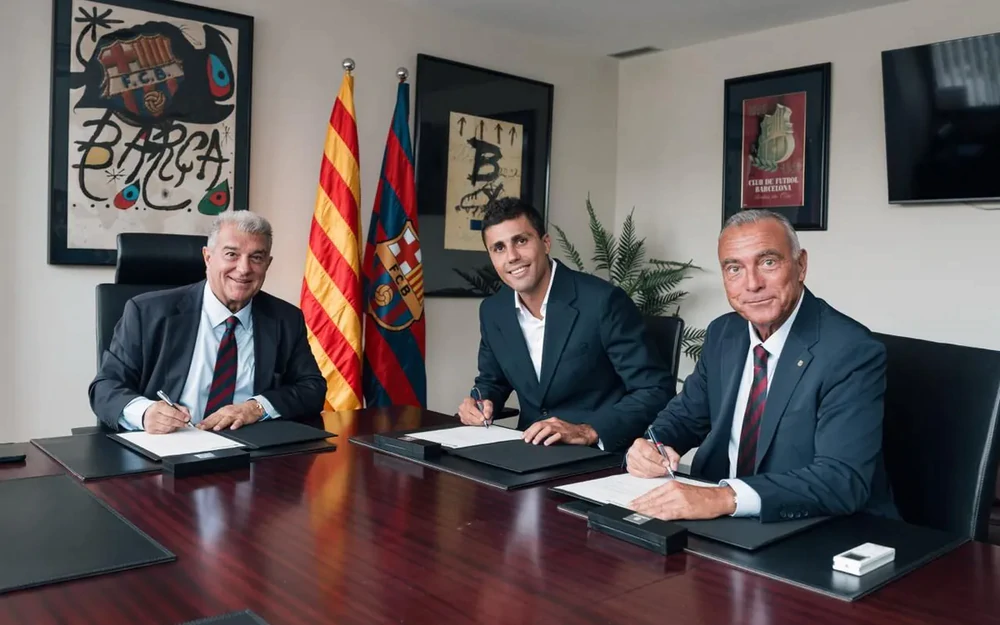 Rodri ra mắt Barca - Ảnh 6. Rodri ra mắt Barca - Ảnh 6.