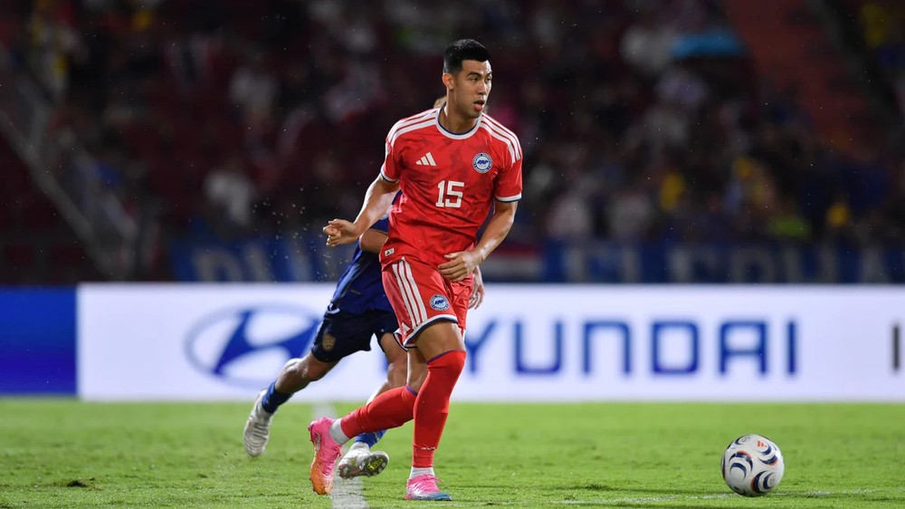 "Bóng đá thật nghiệt ngã', HLV Gavin Lee nói sau khi hành trình Asean Cup của tuyển Singapore khép lại - Ảnh 2. "Bóng đá thật nghiệt ngã', HLV Gavin Lee nói sau khi hành trình Asean Cup của tuyển Singapore khép lại - Ảnh 2.