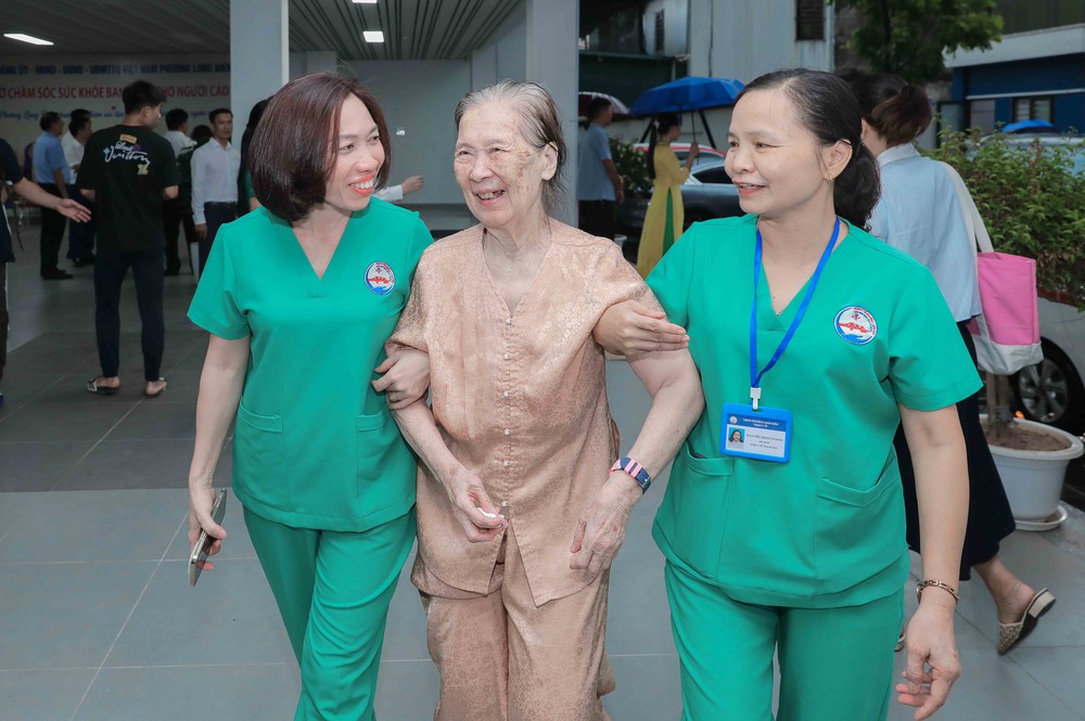 Góc nhìn 365: Để tuổi già vẫn được chăm sóc giữa gia đình - Ảnh 2. Góc nhìn 365: Để tuổi già vẫn được chăm sóc giữa gia đình - Ảnh 2.