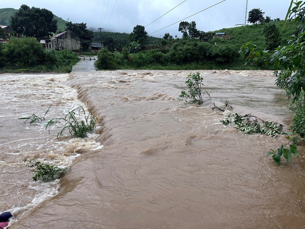 Dự báo thời tiết ngày 20/8: Miền Trung mưa lớn, nhiều khu vực đề phòng dông lốc - Ảnh 2.