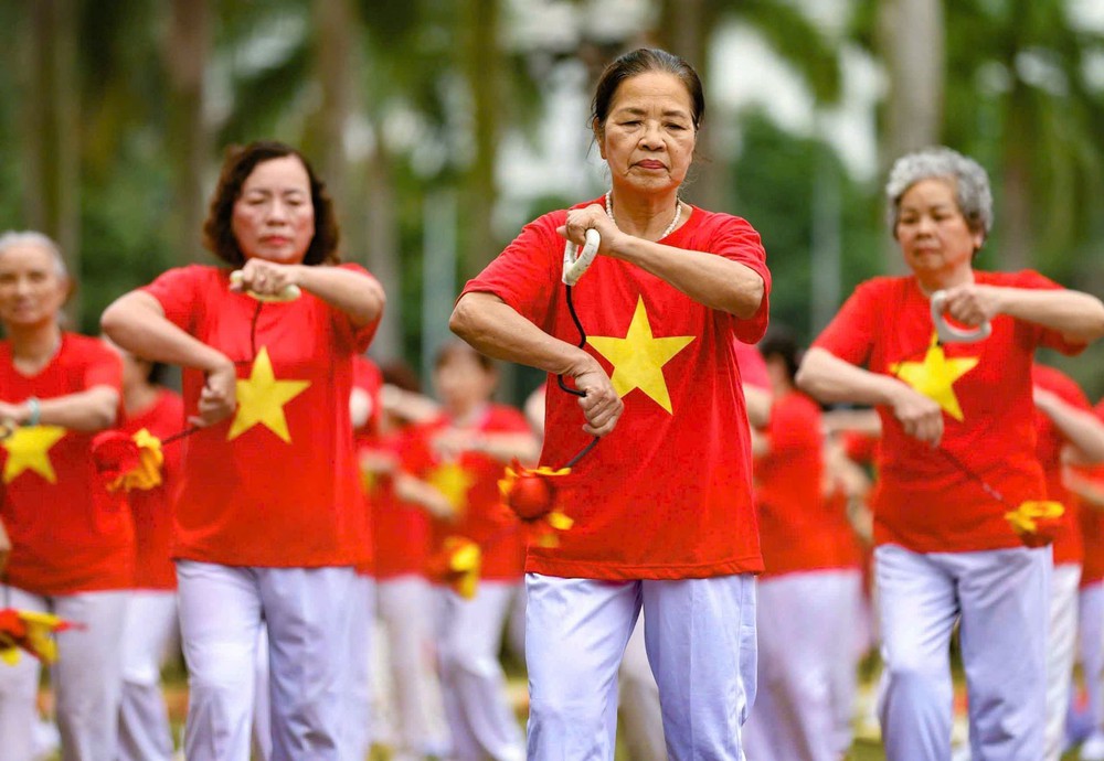 Hà Nội biến thách thức già hóa dân số thành cơ hội phát triển "kinh tế bạc" - Ảnh 4.
