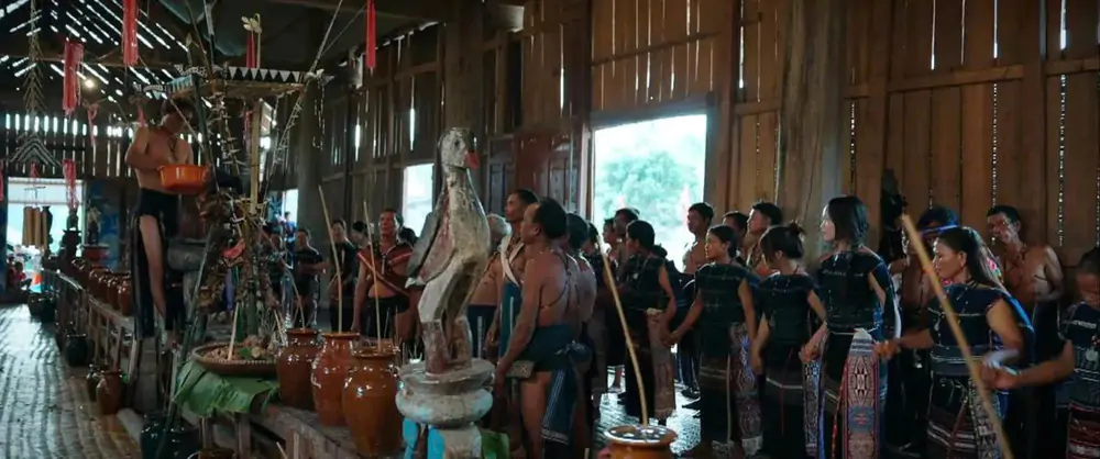 Đạo diễn "Trời cao nguyên xanh" kể chuyện hộp cơm trưa phải đi 40 km đến đoàn phim - Ảnh 2. Đạo diễn "Trời cao nguyên xanh" kể chuyện hộp cơm trưa phải đi 40 km đến đoàn phim - Ảnh 2.