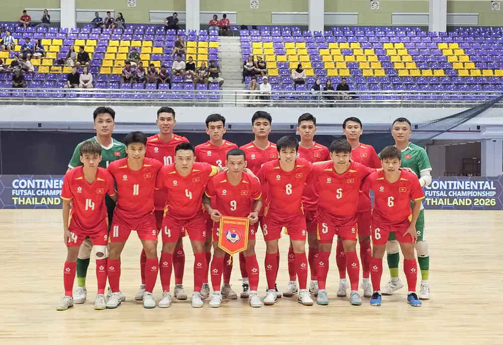 Tin nóng bóng đá Việt hôm nay 3/8: Đội tuyển Việt Nam làm quen sân Pakansari; Ngoại binh Becamex TPHCM gia nhập Thái Nguyên FC - Ảnh 2. Tin nóng bóng đá Việt hôm nay 3/8: Đội tuyển Việt Nam làm quen sân Pakansari; Ngoại binh Becamex TPHCM gia nhập Thái Nguyên FC - Ảnh 2.
