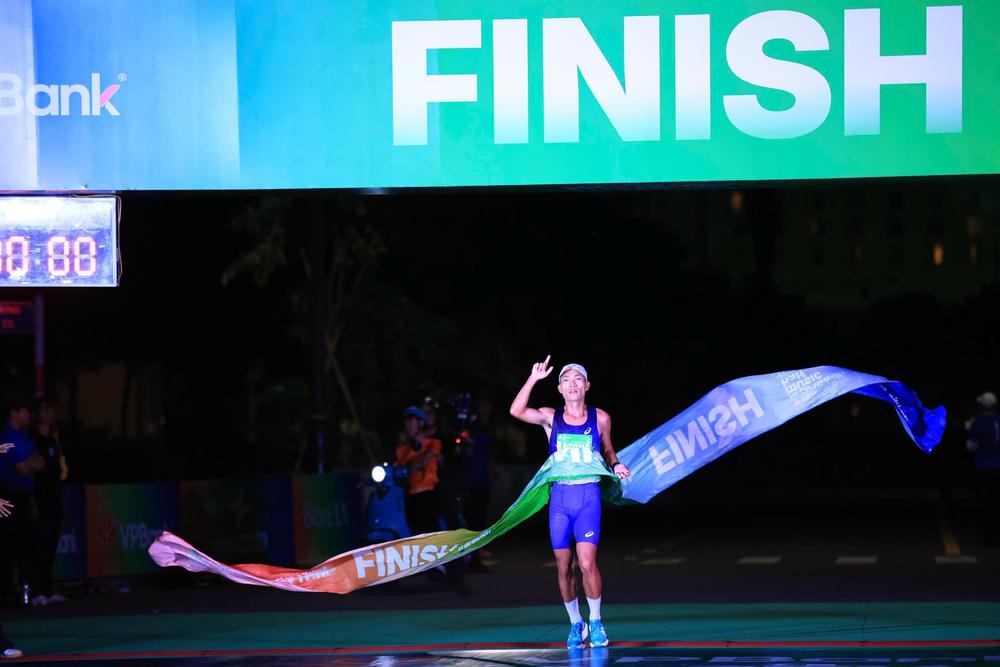 Hoàng Nguyên Thanh vô địch giải VPBank Ho Chi Minh City Music Half Marathon 2026. Ảnh: Fanpage giải chạy Hoàng Nguyên Thanh vô địch giải VPBank Ho Chi Minh City Music Half Marathon 2026. Ảnh: Fanpage giải chạy