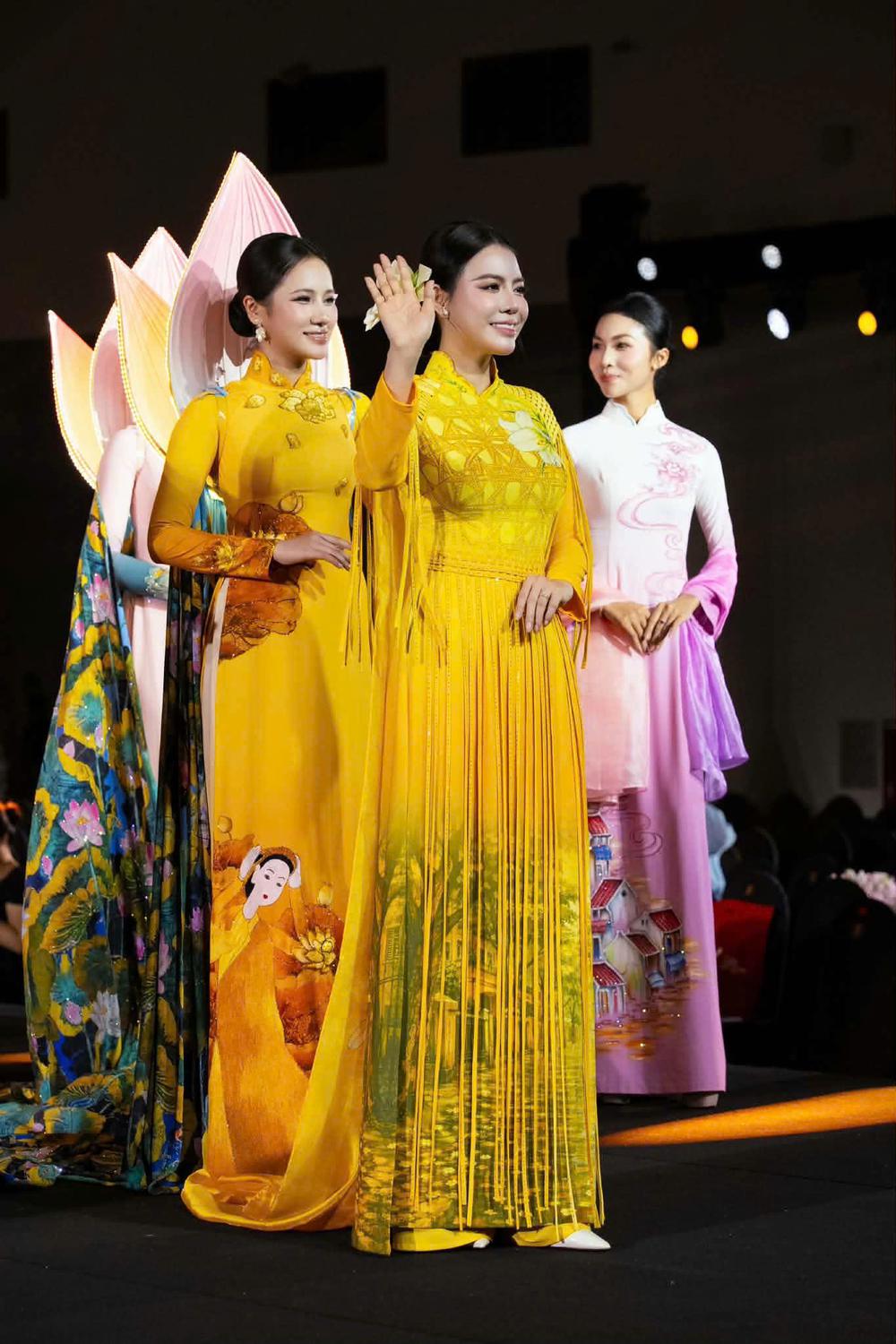 NTK Thoa Trần và hành trình tôn vinh văn hoá Hà Nội qua thời trang - Ảnh 1. NTK Thoa Trần và hành trình tôn vinh văn hoá Hà Nội qua thời trang - Ảnh 1.